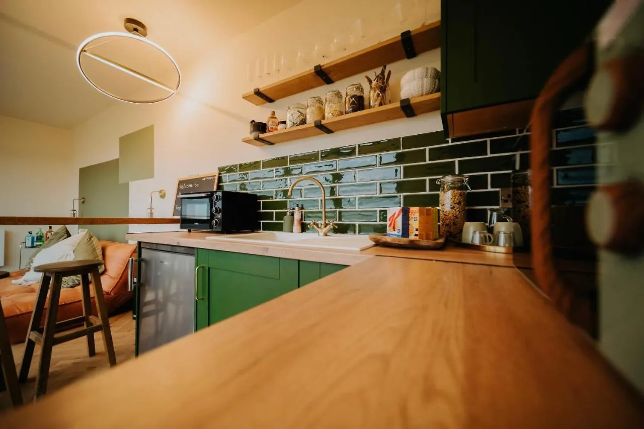 Stunning Converted Luxury Container Villa Bath 0*,  United Kingdom